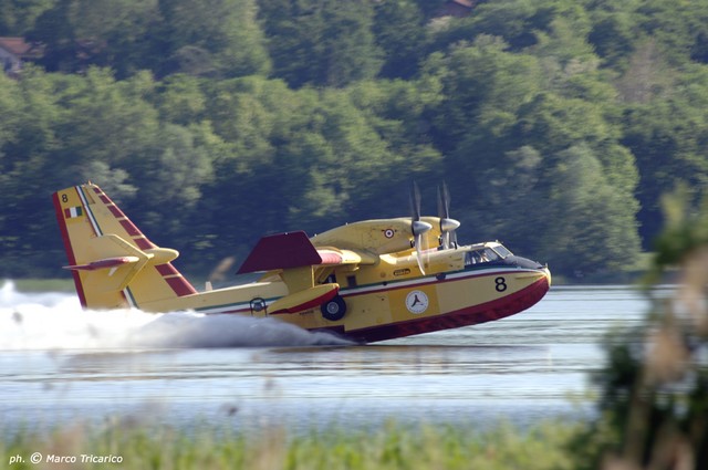 Canadair CL415 (1)